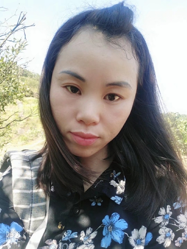 英英的第一张照片--麻阳父母相亲团